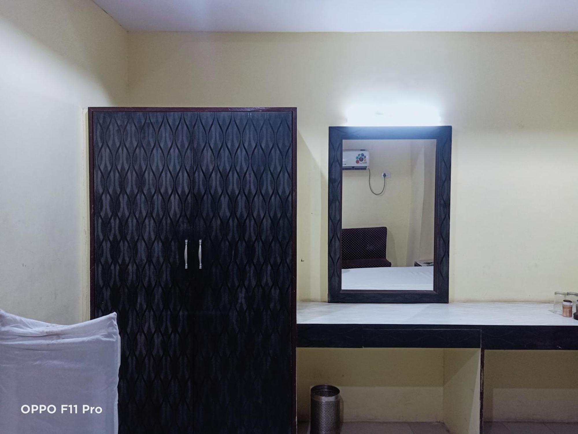 Hotel Ambassador Inn グワーリヤル エクステリア 写真