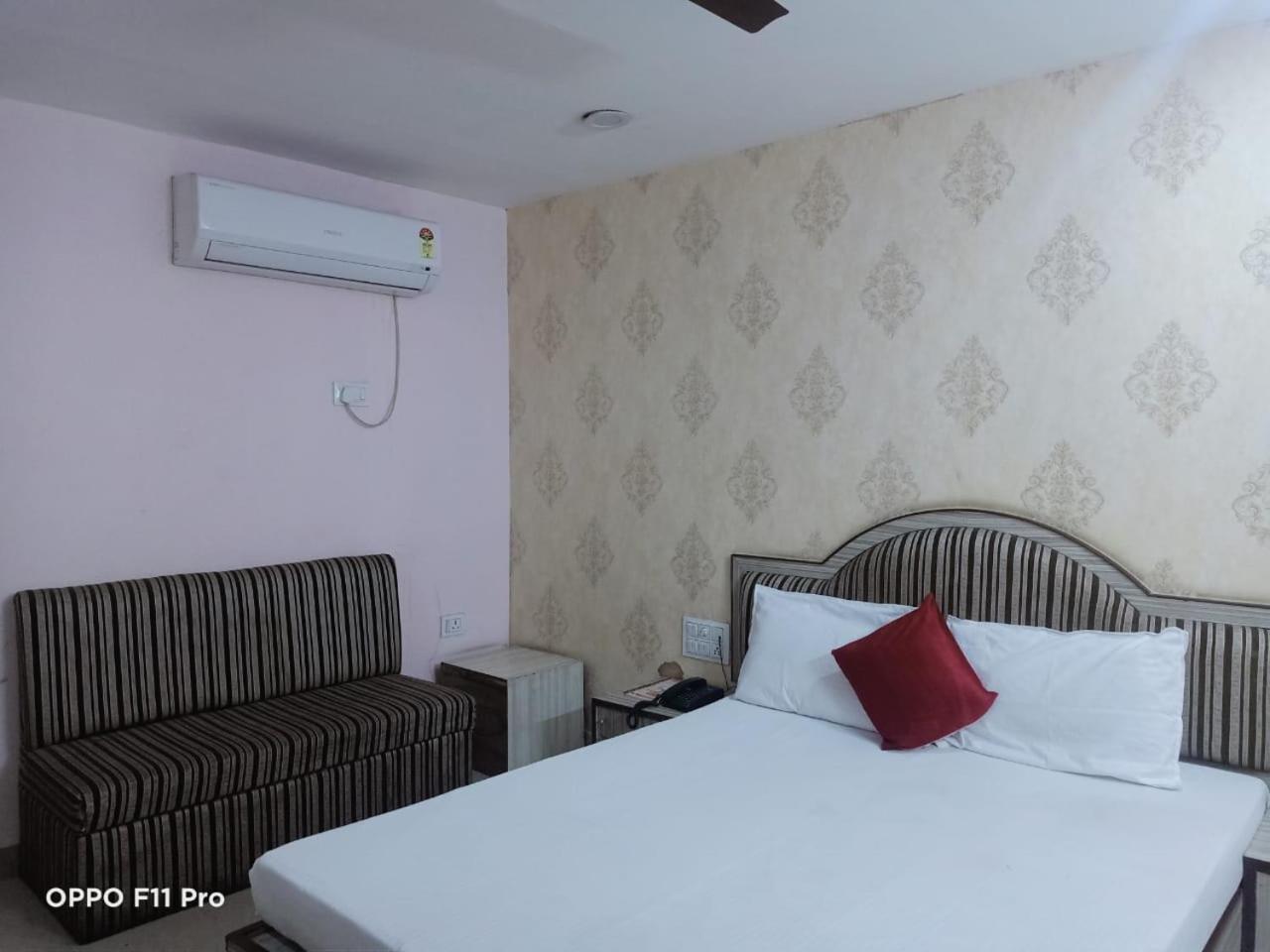 Hotel Ambassador Inn グワーリヤル エクステリア 写真
